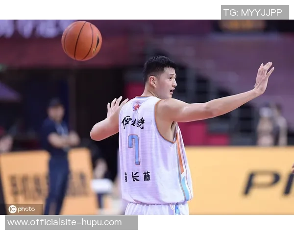 任骏飞领衔球队奋战新赛季展现篮球魅力与个人成长之路